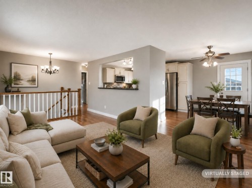 32 Manor Drive, Spruce Grove, AB - Indoor Photo Showing Living Room