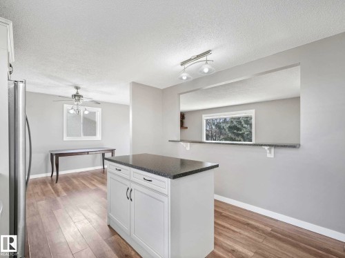 32 Manor Drive, Spruce Grove, AB - Indoor