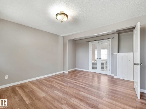 32 Manor Drive, Spruce Grove, AB - Indoor Photo Showing Other Room