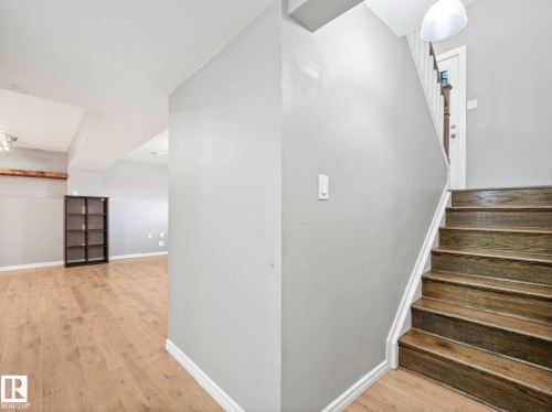 32 Manor Drive, Spruce Grove, AB - Indoor Photo Showing Other Room