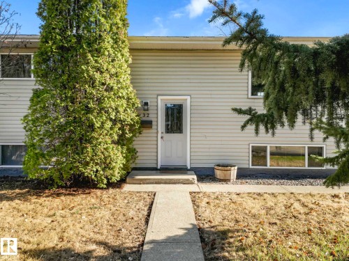 32 Manor Drive, Spruce Grove, AB - Outdoor