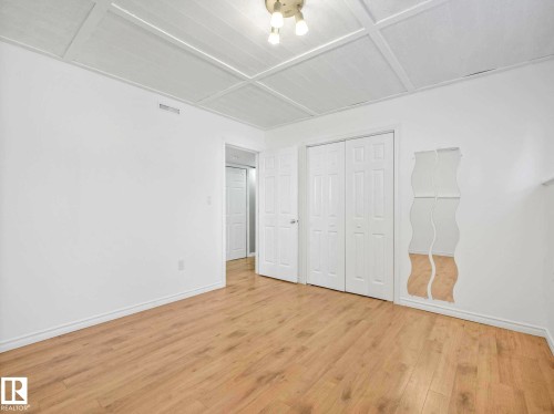 32 Manor Drive, Spruce Grove, AB - Indoor Photo Showing Other Room