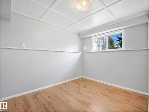 32 Manor Drive, Spruce Grove, AB - Indoor Photo Showing Other Room