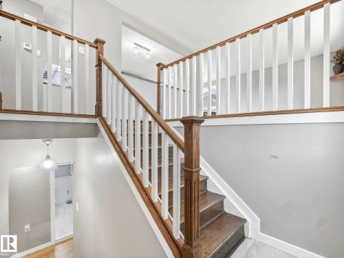 32 Manor Drive, Spruce Grove, AB - Indoor Photo Showing Other Room