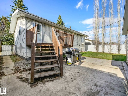 32 Manor Drive, Spruce Grove, AB - Outdoor