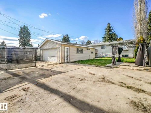 32 Manor Drive, Spruce Grove, AB - Outdoor