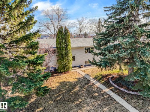 32 Manor Drive, Spruce Grove, AB - Outdoor