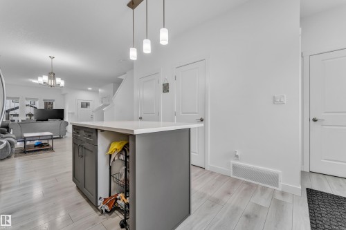 3016 4 Street, Edmonton, AB - Indoor