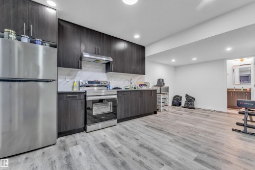 3016 4 Street, Edmonton, AB - Indoor Photo Showing Kitchen