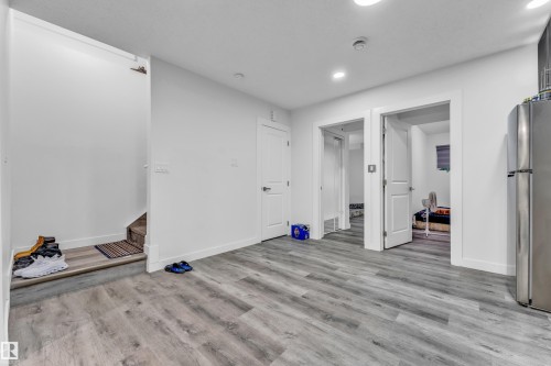 3016 4 Street, Edmonton, AB - Indoor Photo Showing Other Room