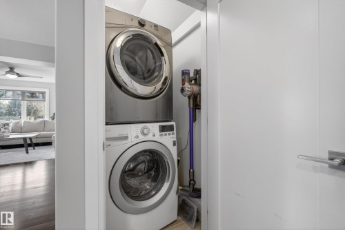 7008 97 Street, Edmonton, AB - Indoor Photo Showing Laundry Room