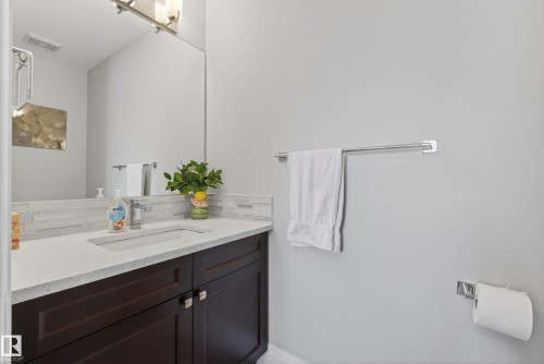 7008 97 Street, Edmonton, AB - Indoor Photo Showing Bathroom