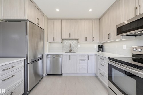 14521 85 Avenue, Edmonton, AB - Indoor Photo Showing Kitchen