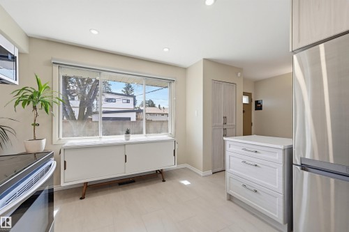 14521 85 Avenue, Edmonton, AB - Indoor Photo Showing Kitchen