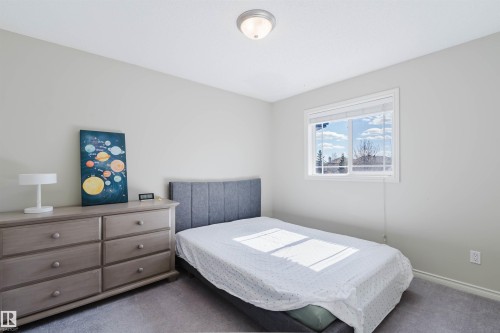 3534 Mclean Crescent, Edmonton, AB - Indoor Photo Showing Bedroom