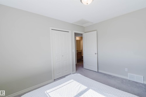 3534 Mclean Crescent, Edmonton, AB - Indoor