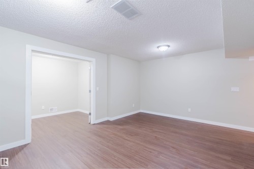 3534 Mclean Crescent, Edmonton, AB - Indoor Photo Showing Other Room