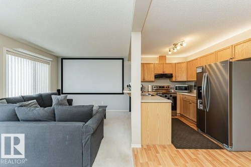 13806 38 Street, Edmonton, AB - Indoor Photo Showing Kitchen