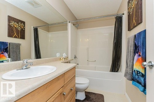 13806 38 Street, Edmonton, AB - Indoor Photo Showing Bathroom