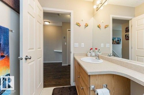 13806 38 Street, Edmonton, AB - Indoor Photo Showing Bathroom