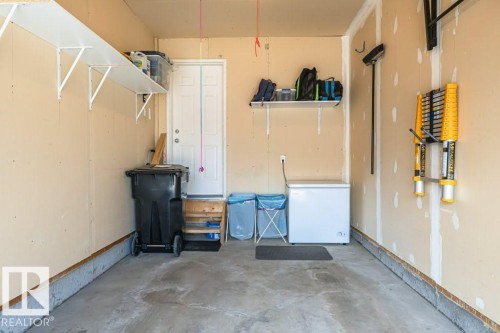 13806 38 Street, Edmonton, AB - Indoor Photo Showing Garage