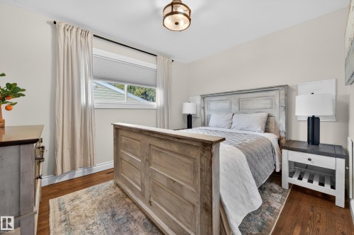 10740 44 Street, Edmonton, AB - Indoor Photo Showing Bedroom