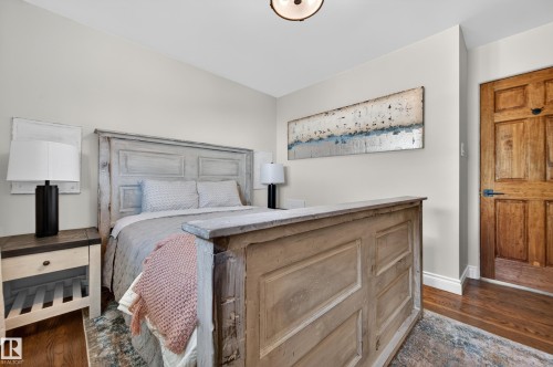 10740 44 Street, Edmonton, AB - Indoor Photo Showing Bedroom