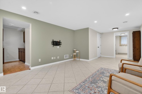 10740 44 Street, Edmonton, AB - Indoor Photo Showing Other Room