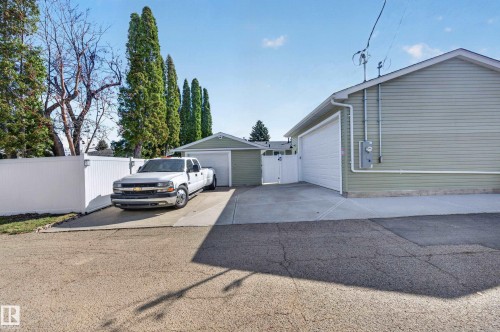 10740 44 Street, Edmonton, AB - Outdoor