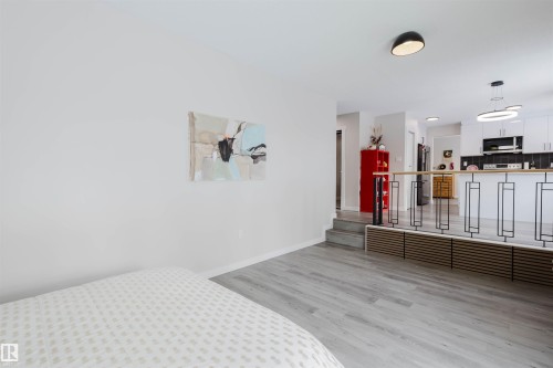 10423 35 Avenue, Edmonton, AB - Indoor Photo Showing Other Room
