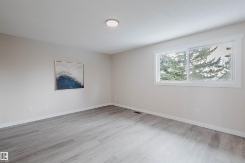 10423 35 Avenue, Edmonton, AB - Indoor
