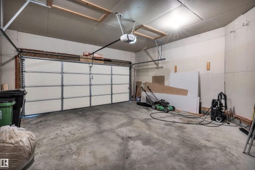 4316 151 Avenue, Edmonton, AB - Indoor Photo Showing Garage
