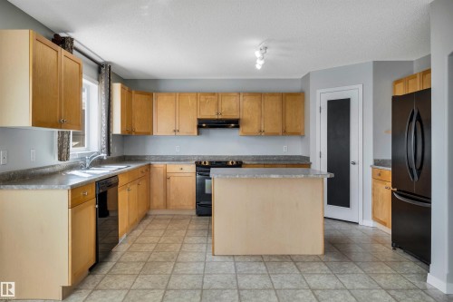 4316 151 Avenue, Edmonton, AB - Indoor Photo Showing Kitchen