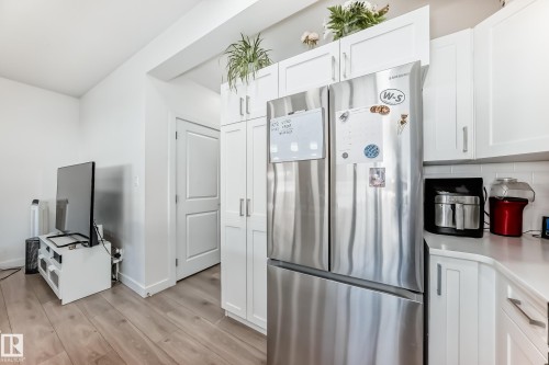19 740 Daniels Way, Edmonton, AB - Indoor Photo Showing Kitchen