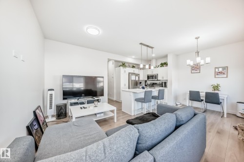 19 740 Daniels Way, Edmonton, AB - Indoor Photo Showing Living Room