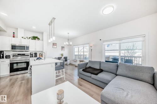 19 740 Daniels Way, Edmonton, AB - Indoor