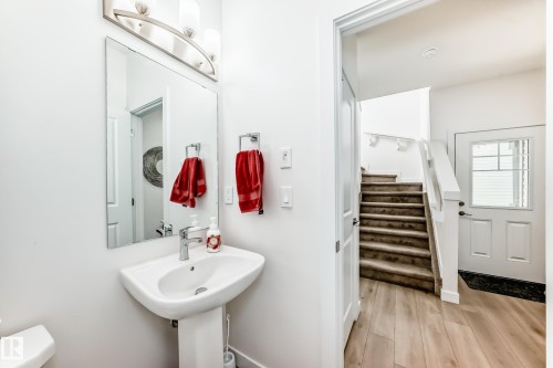 19 740 Daniels Way, Edmonton, AB - Indoor Photo Showing Bathroom