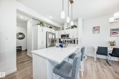 19 740 Daniels Way, Edmonton, AB - Indoor