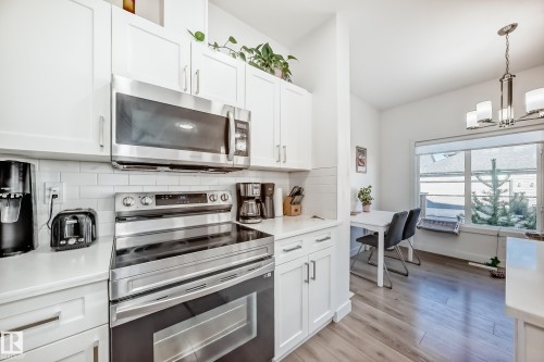 19 740 Daniels Way, Edmonton, AB - Indoor Photo Showing Kitchen With Upgraded Kitchen