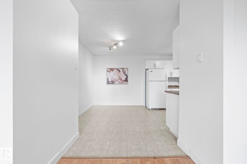 808 9710 105 Street, Edmonton, AB - Indoor