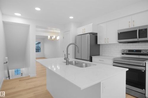 3-1211 Keswick Drive, Edmonton, AB - Indoor Photo Showing Kitchen With Double Sink With Upgraded Kitchen