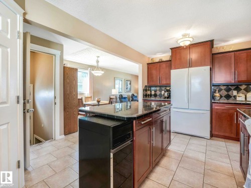 12715 95 Street, Edmonton, AB - Indoor Photo Showing Kitchen