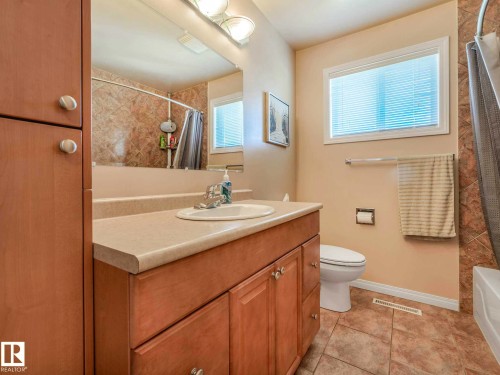 12715 95 Street, Edmonton, AB - Indoor Photo Showing Bathroom