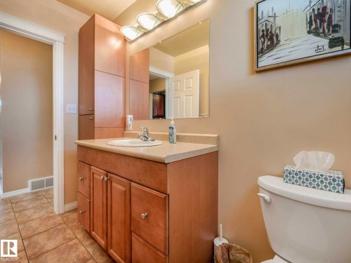 12715 95 Street, Edmonton, AB - Indoor Photo Showing Bathroom