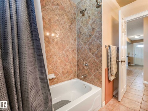 12715 95 Street, Edmonton, AB - Indoor Photo Showing Bathroom