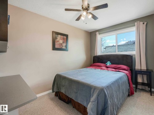 12715 95 Street, Edmonton, AB - Indoor Photo Showing Bedroom