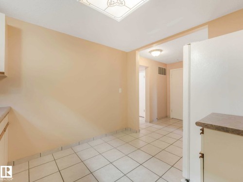 12715 95 Street, Edmonton, AB - Indoor