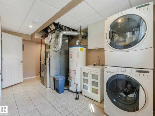 12715 95 Street, Edmonton, AB - Indoor Photo Showing Laundry Room