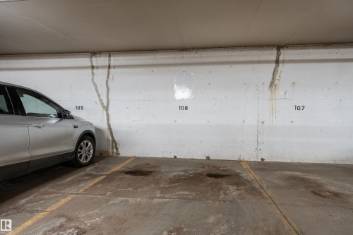 309 13450 114 Avenue, Edmonton, AB - Indoor Photo Showing Garage