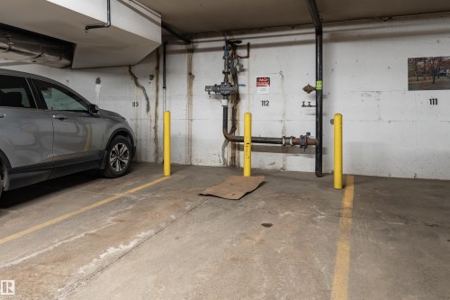 309 13450 114 Avenue, Edmonton, AB - Indoor Photo Showing Garage